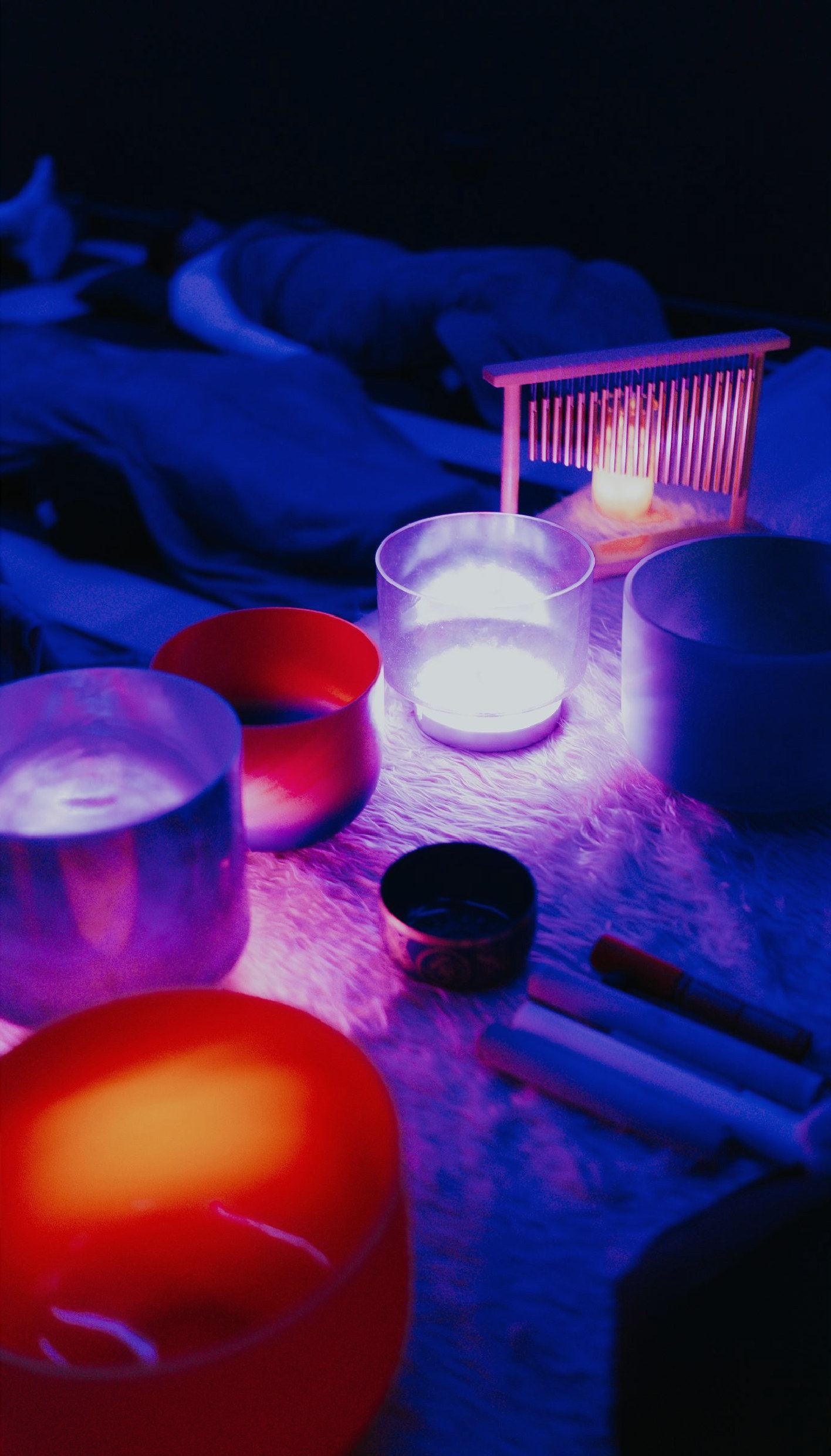 Sound Ritual: cuencos y velas en la penumbra de la sala